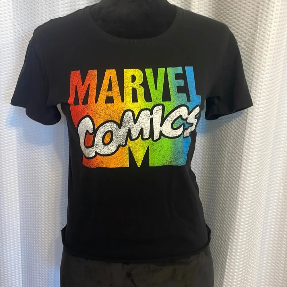 “Marvel Comics” bold colorful graphic black short sleeve t-shirt tee size XS